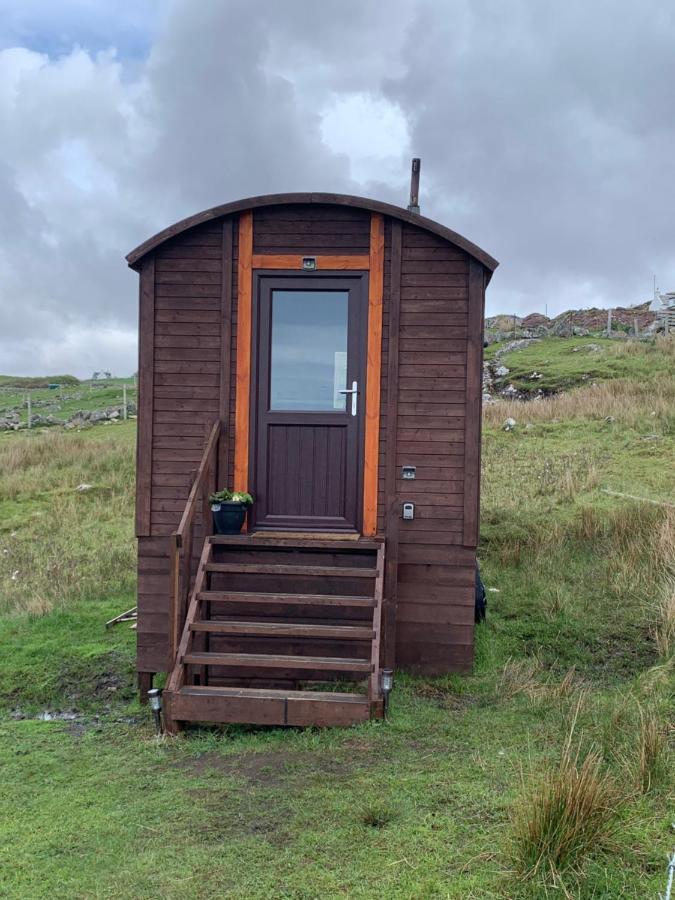 Eco Crofters Wagon By The Beach Oldshoremore Exterior foto